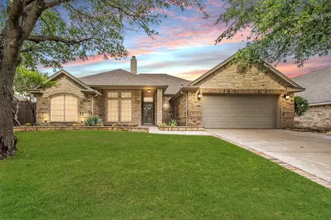 113 Water Wood Dr, Saginaw, TX 76179