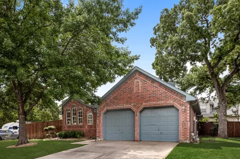 2301 Grandview Dr, Flower Mound, TX 75028