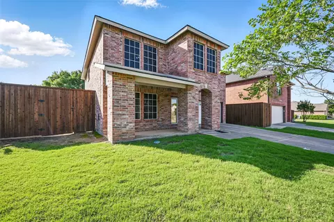2804 Chisholm Trl, Corinth, TX 76210