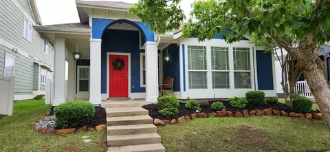 1213 Charleston Ln, Savannah, TX 76227