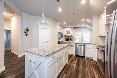 308 Bronco Dr, Pilot Point, TX 76258 photo 11
