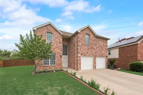 1025 Green Pond Dr, Garland, TX 75040