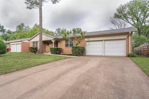 1200 Ravenwood Dr, Arlington, TX 76013