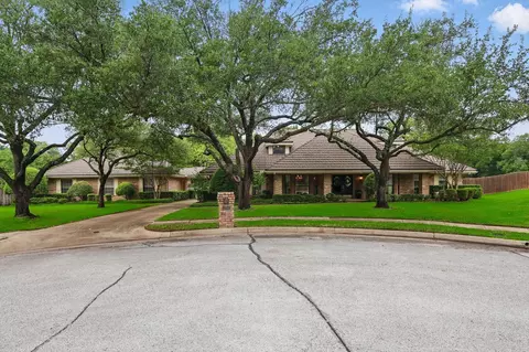 1700 Hampton Ct, Bedford, TX 76021