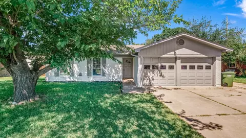 521 S Kate St, White Settlement, TX 76108