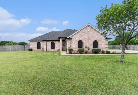 303 Valley View Ct, Rio Vista, TX 76093