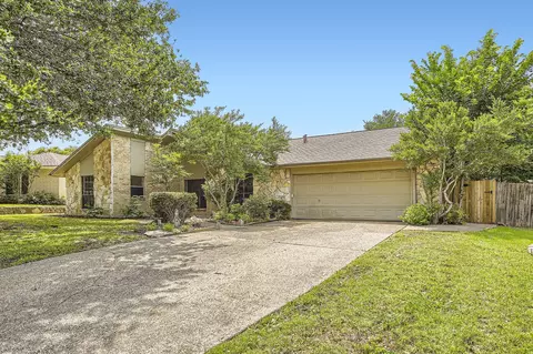 2829 Quail Ln, Arlington, TX 76016