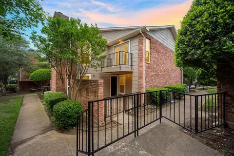 7510 Holly Hill Dr #154, Dallas, TX 75231