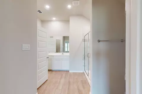 Entry Way - 3909 Yarrow Dr, Argyle, TX 76226 photo 1 of 3
