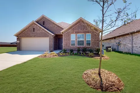 Exterior - 3909 Yarrow Dr, Argyle, TX 76226 photo 3 of 5