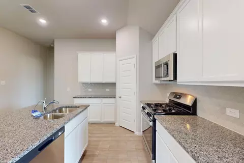 Kitchen - 3909 Yarrow Dr, Argyle, TX 76226 photo 1 of 5