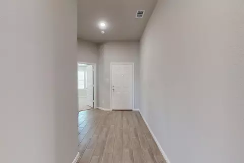 Entry Way - 3909 Yarrow Dr, Argyle, TX 76226 photo 3 of 3