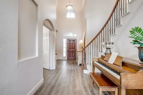 9820 Mullins Crossing Dr, Fort Worth, TX 76126