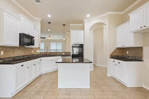 9936 Caney Creek Dr, Waco, TX 76708 photo 5