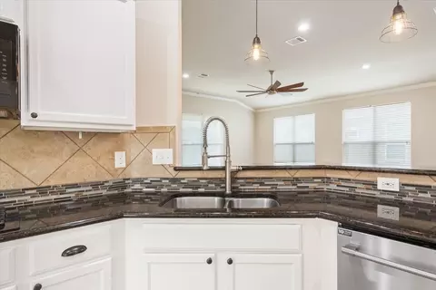 9936 Caney Creek Dr, Waco, TX 76708 photo 10