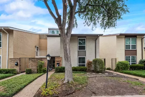 9227 Chimney Corner Ln, Dallas, TX 75243