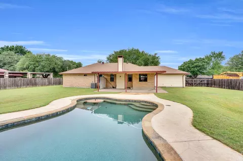 132 Prairie View Ln, Red Oak, TX 75154
