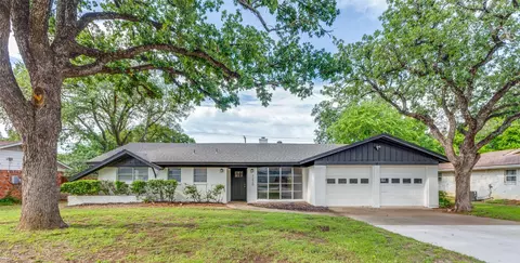 7220 Ellis Rd, Fort Worth, TX 76112