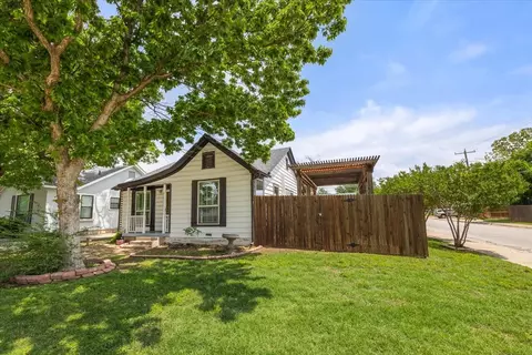 2737 Wayside Ave, Fort Worth, TX 76110