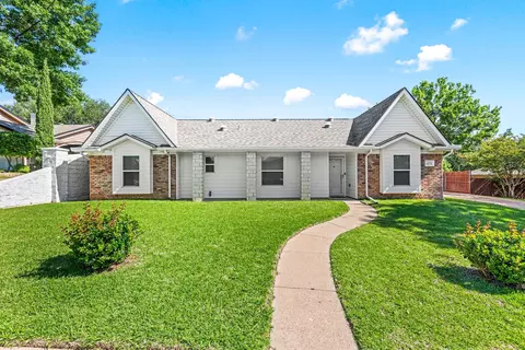 501 Eagle Dr, Bedford, TX 76021