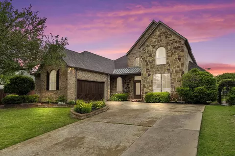 5 Tennis Village Dr, Heath, TX 75032