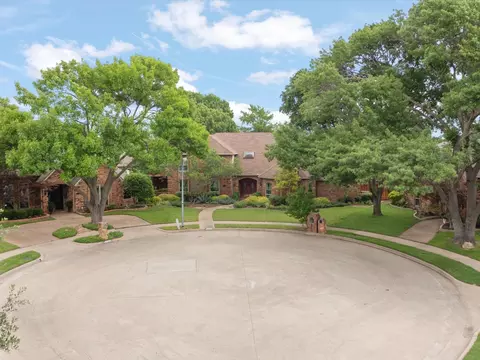 6916 April Way Cir, Plano, TX 75023