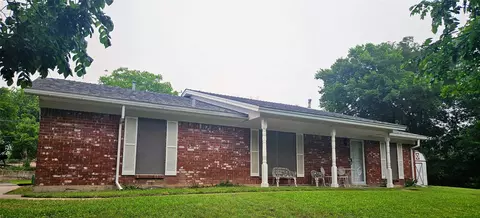 206 Vanshire Rd E, Lakeside, TX 76108