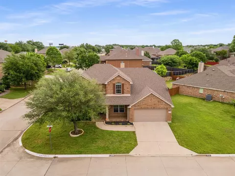 2719 Foxpoint Trl, Arlington, TX 76017