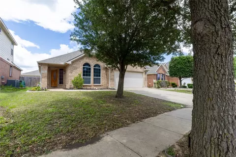 4356 Mountain Crest Dr, Fort Worth, TX 76123