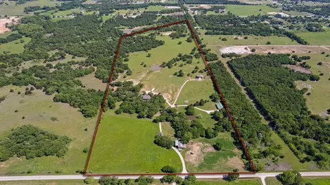 2668 Upper Montague Rd, Bowie, TX 76230