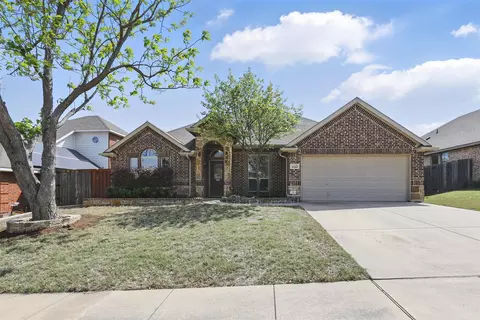 1141 Hidden Lake Dr, Burleson, TX 76028