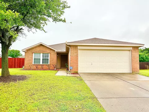 1402 Sequoia Dr, Krum, TX 76249
