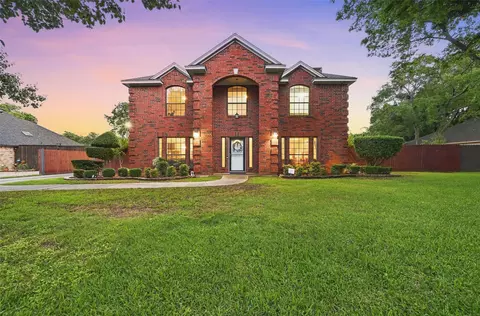 1323 Dahlia Dr, Grand Prairie, TX 75052