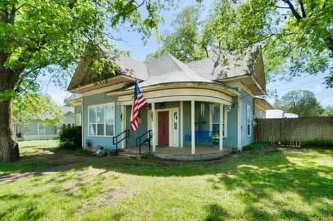 303 S Church St, Winters, TX 79567