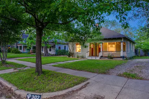 302 N Willomet Ave, Dallas, TX 75208