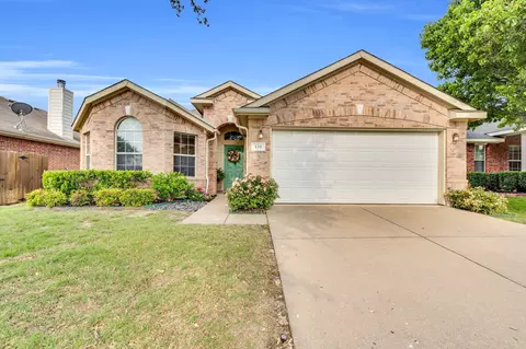 135 Valley Ranch Dr, Waxahachie, TX 75165