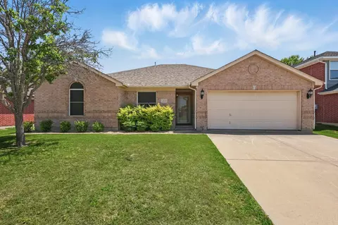 4610 Bluebird Ln, Mansfield, TX 76063