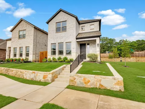 7672 Regal Ln, North Richland Hills, TX 76180