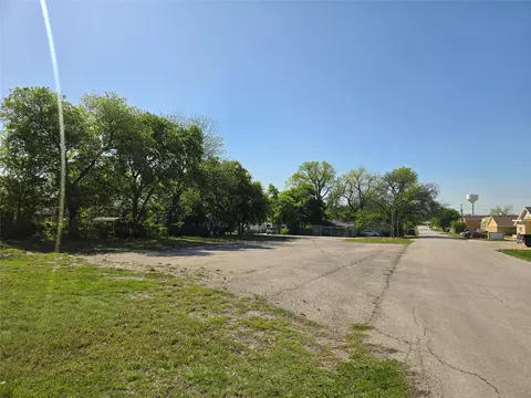 5840 Calloway St, Sansom Park, TX 76114