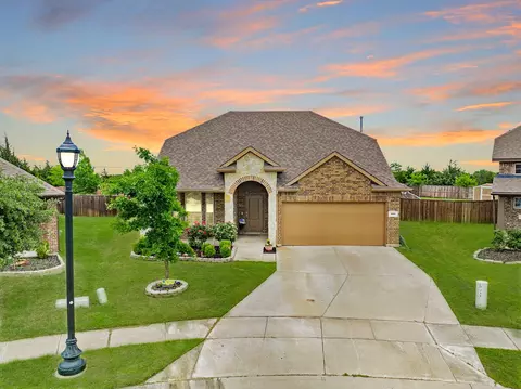 800 Fredericktown Dr, Fate, TX 75189