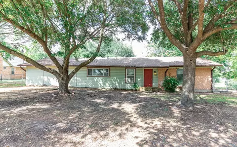 509 W 11th St, Kemp, TX 75143