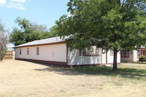205 S 1st St, Bangs, TX 76823 photo 9