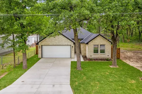 134 Skylark Dr, Mabank, TX 75156