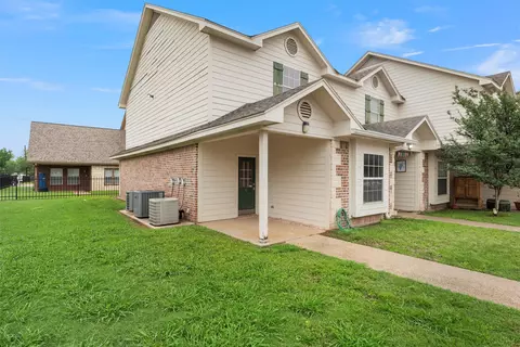 1724 S 15th St #6, Waco, TX 76706