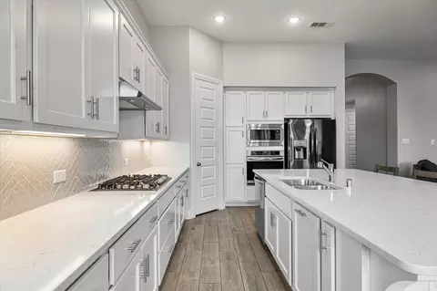 3913 Primrose Dr, Aubrey, TX 76227