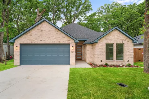 127 Chaparral Dr, Mabank, TX 75156