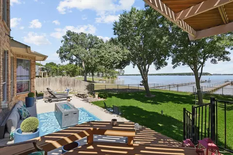 8913 Sunrise Point Ct, Fort Worth, TX 76135