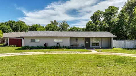 301 S Spring Branch Trl, Springtown, TX 76082