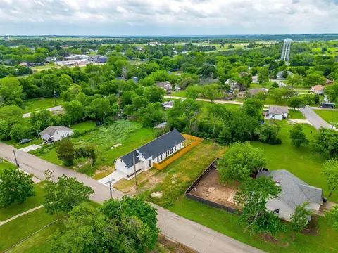 View/Area - 209 W Nolan St, Lorena, TX 76655 photo 1 of 2