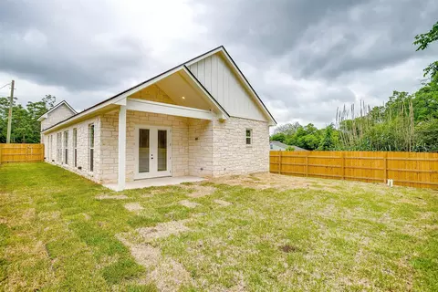 Exterior - 209 W Nolan St, Lorena, TX 76655 photo 5 of 6